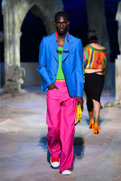 Look 27